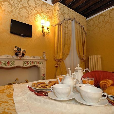 Residenza La Loggia Bed & Breakfast Venice Exterior photo