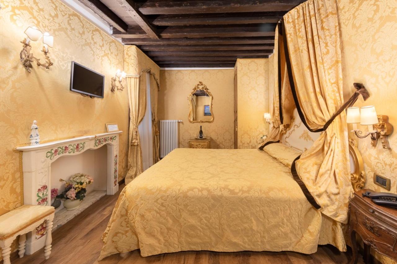 Residenza La Loggia Bed & Breakfast Venice Exterior photo