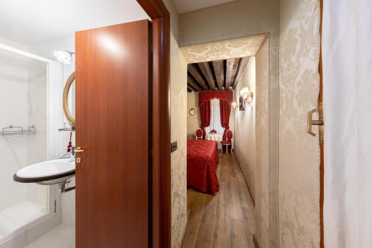 Residenza La Loggia Bed & Breakfast Venice Exterior photo