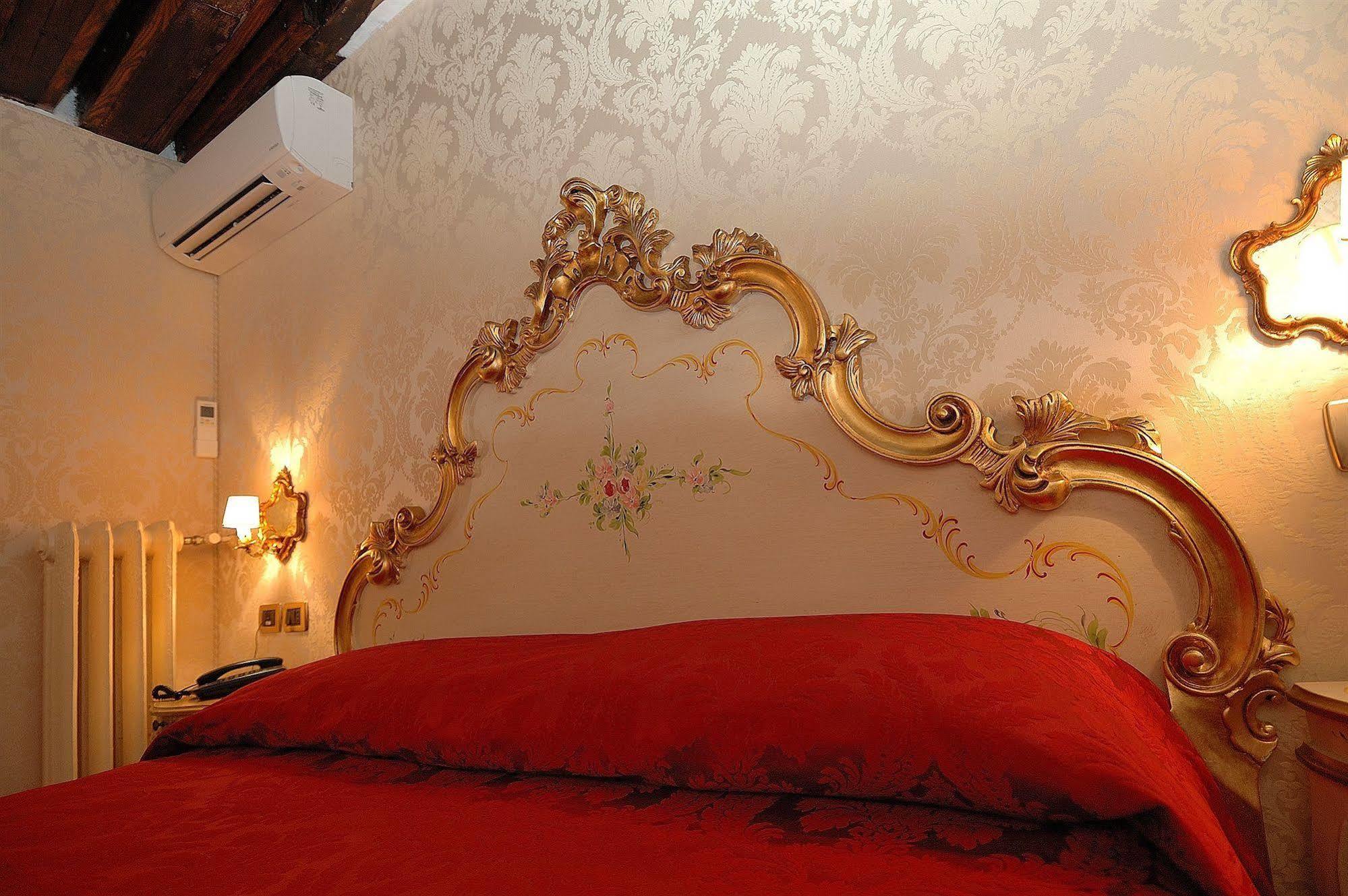 Residenza La Loggia Bed & Breakfast Venice Exterior photo